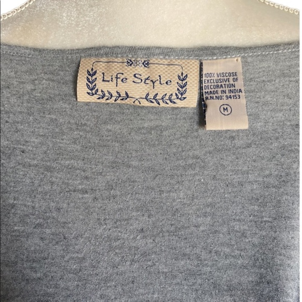 Life Style Grey Floral Embroidered‎ T-shirt Vest sz M - Picture 5 of 6
